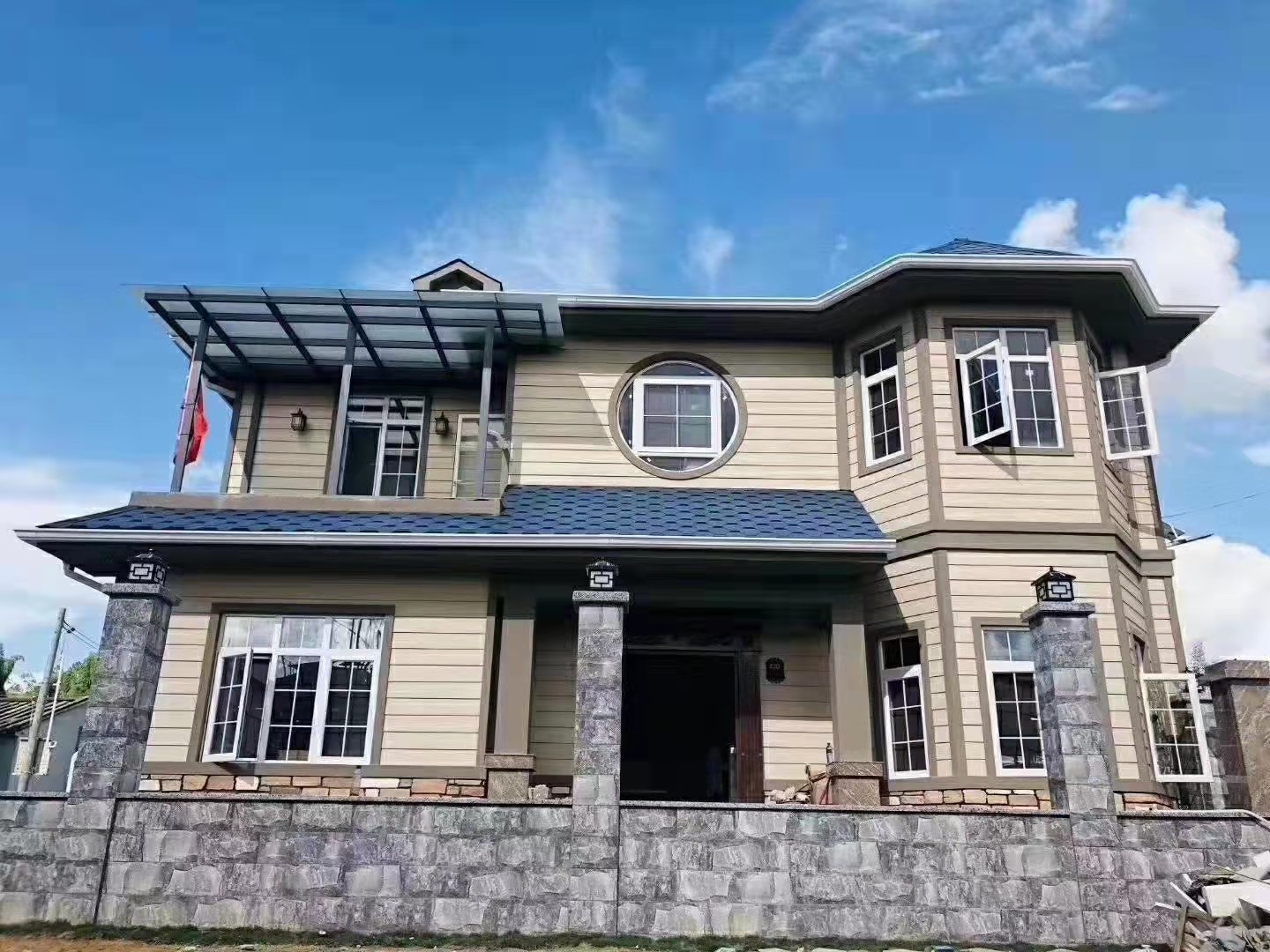 輕鋼別墅墻面可以掛重量物體嗎？